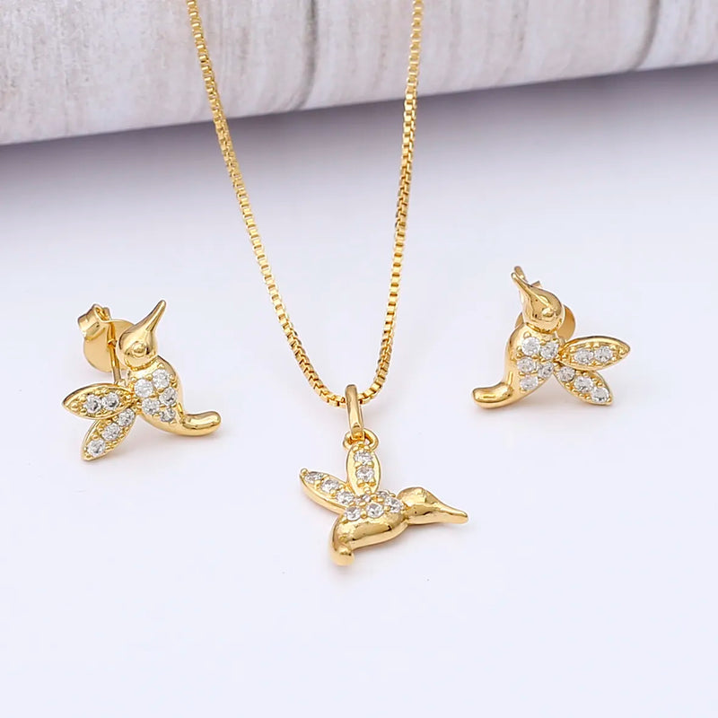 Conjunto Brinco + Gargantilha Pássaro Beija-flor Zircônias Folheado Ouro 18K